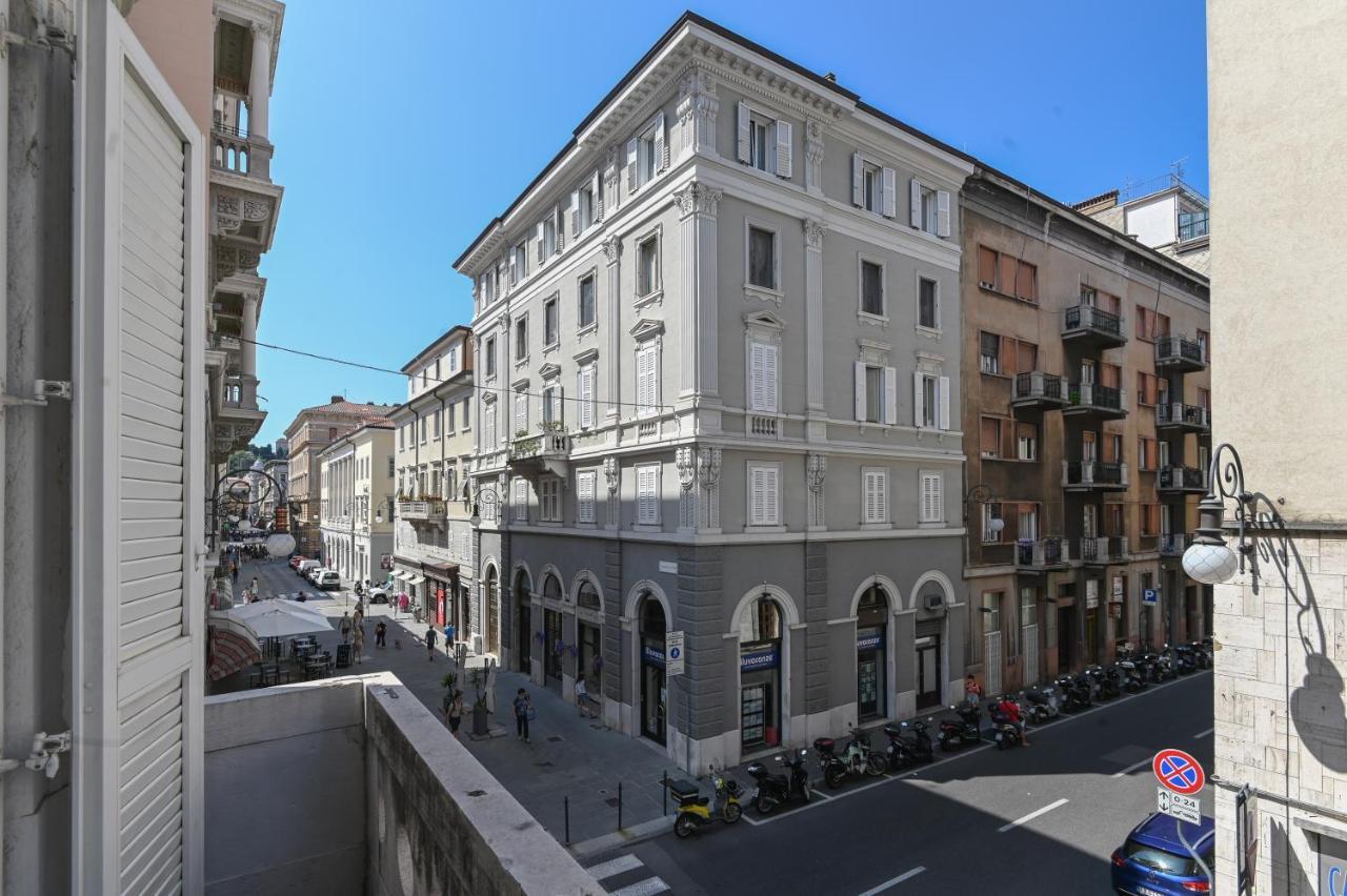 Adria Luxury Residence - Centro Trieste Exterior photo